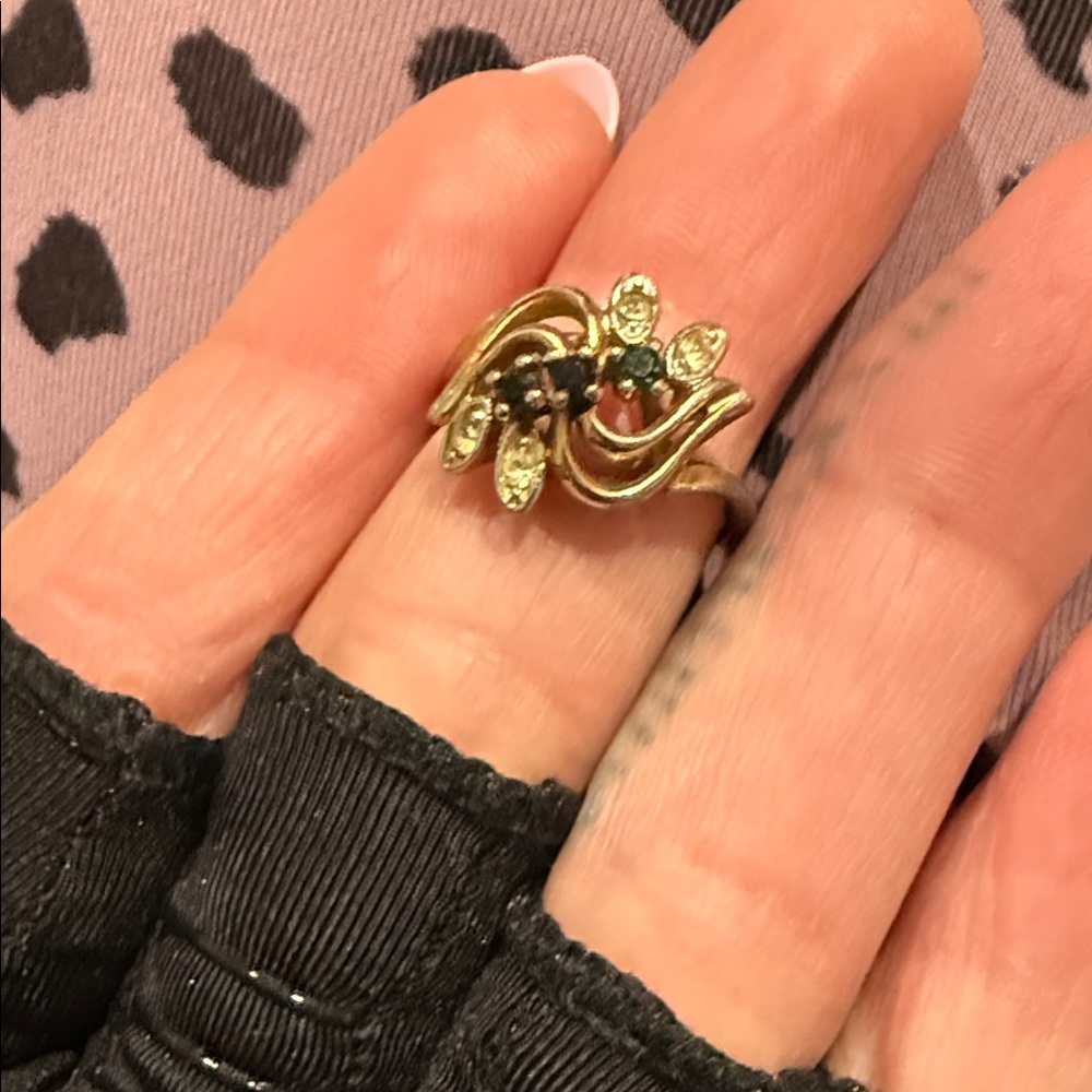 vintage 585 14k yellow gold blue spinel and diamond ring. - Picture 2 of 10